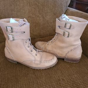 Tan Leather Size 7 Booties